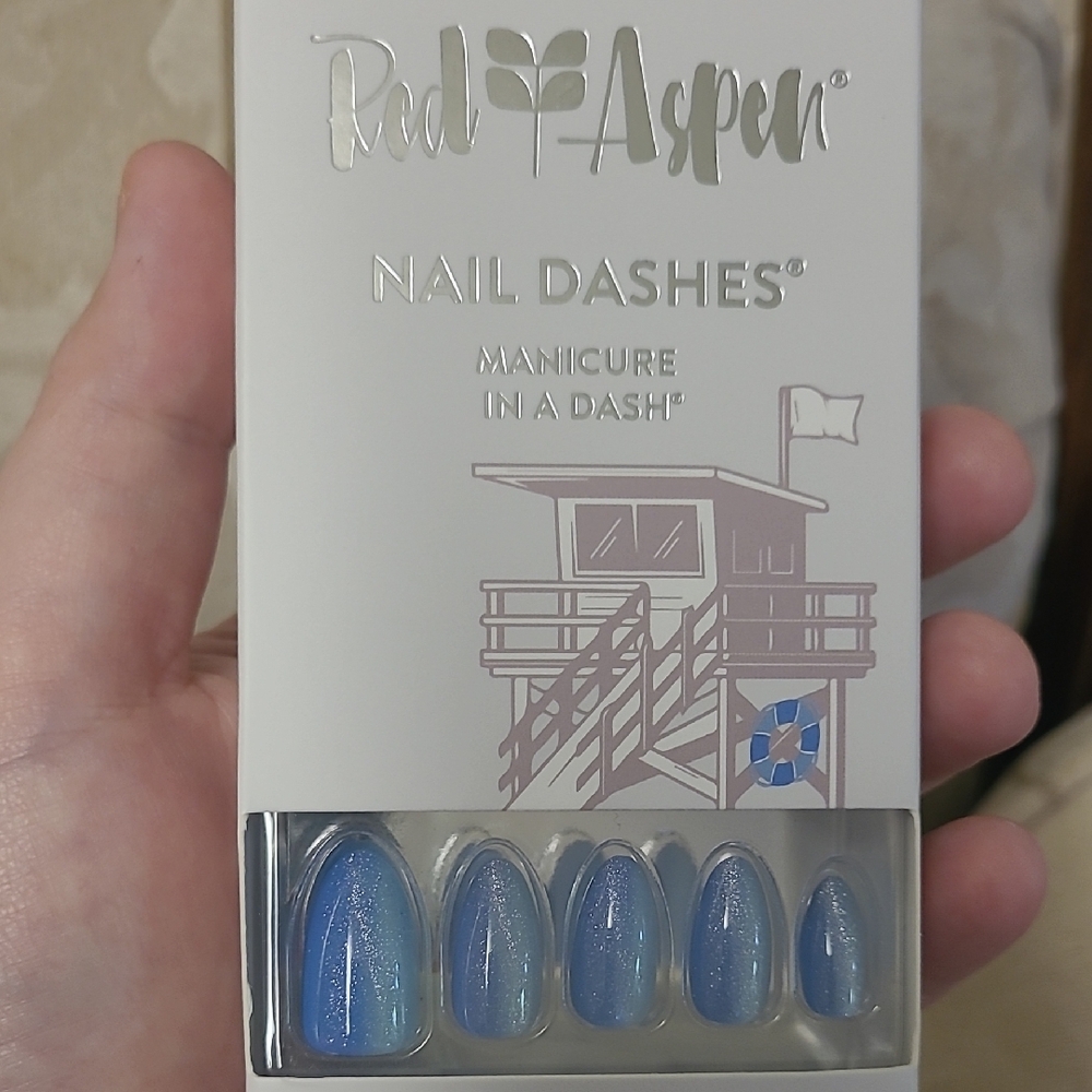 Blue Nail Dashes by Red Aspen